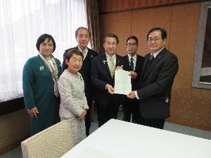 ����5ǯ1�������˾